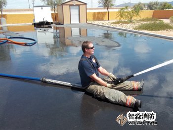 兩英寸軟管能夠匹配每個 流量類別的2½英寸軟管。較輕和易于部署的 軟管的折衷是,兩英寸軟管需要更高的泵排出 壓力,因為它具有比2½英寸軟管更高的摩擦損失